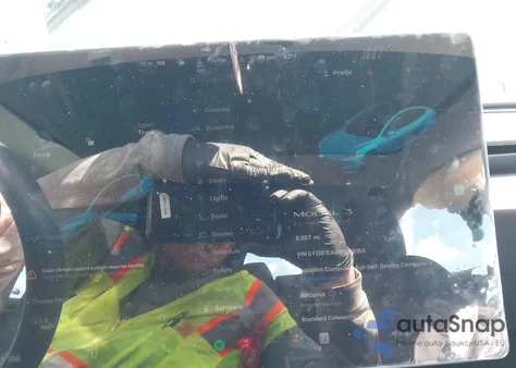 2025 Tesla Model 3 Long Range Rear-Wheel Drive from USA, damaged, VIN 5YJ3E1EA0SF986155